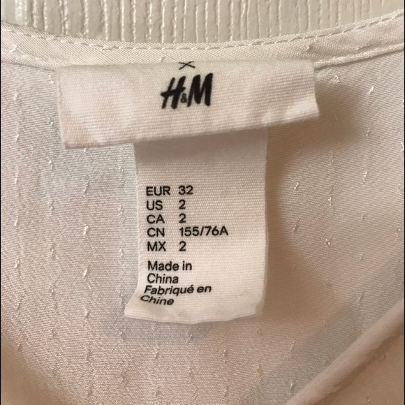 White flowy blouse - Picture 2 of 3